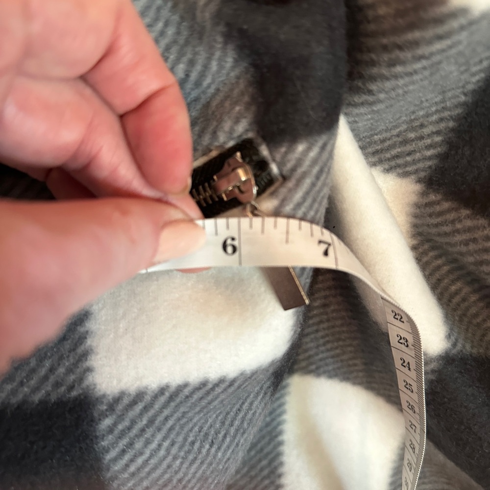 Flannel Poncho - Picture 10 of 10